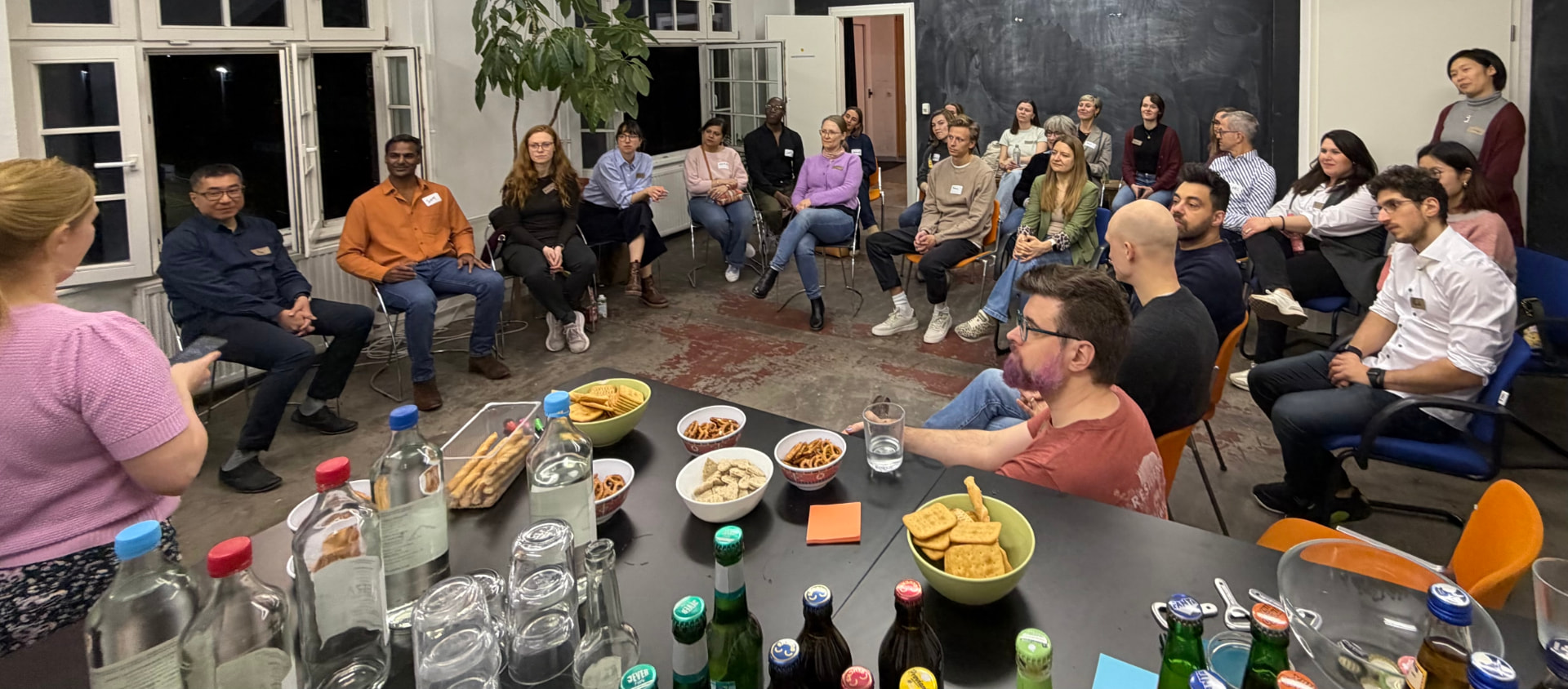 Abendevent im Stuhlkreis im Event-Space